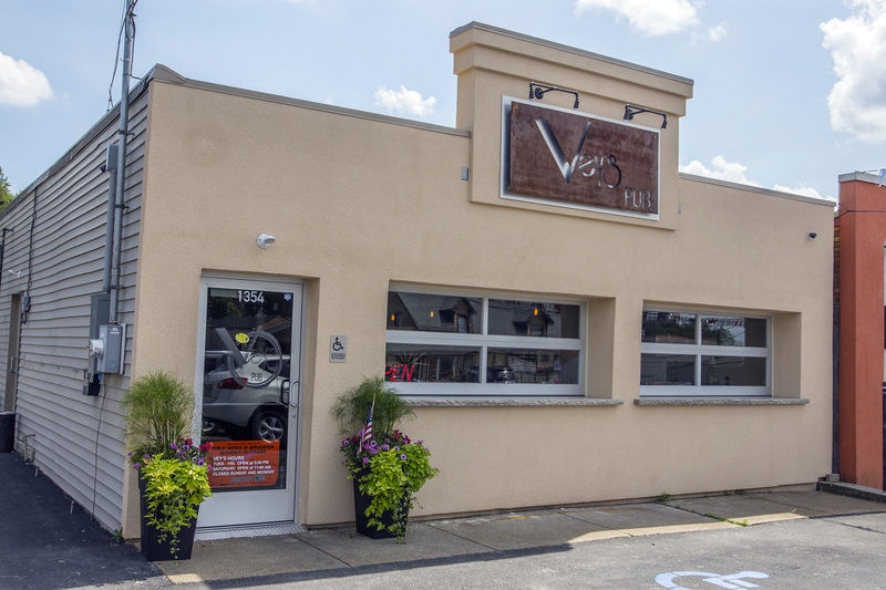 New to the neighbood, Vey's fits right in ext
